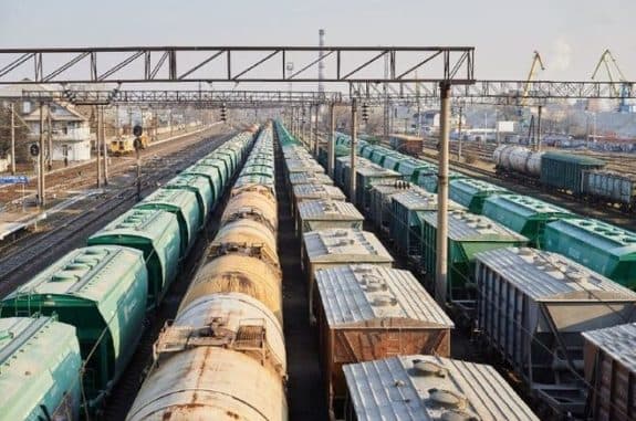 Подорожчання залізничних квитків: наскільки виправдане зростання цін відповів економіст Віктор Медведь