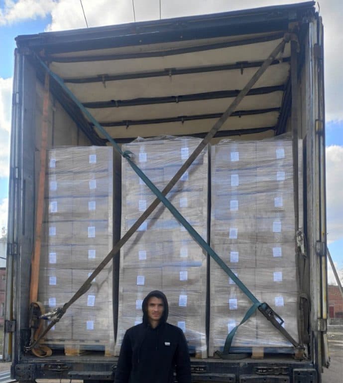 Постачання продуктів харчування до військової адміністрації Заводом Аеро-Зет.